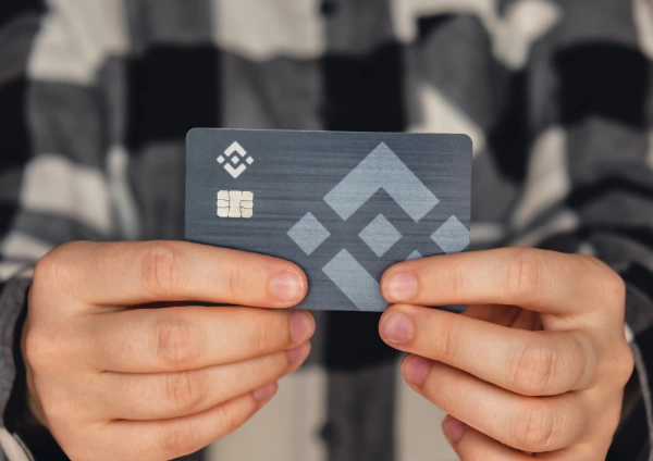 Kripto Para Kartlarının Geleneksel Banka Kartlarından Farkı Nedir